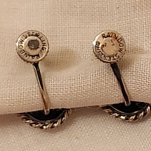 Wedgewood Sterling Screwback Earrings - Picture 14 of 15